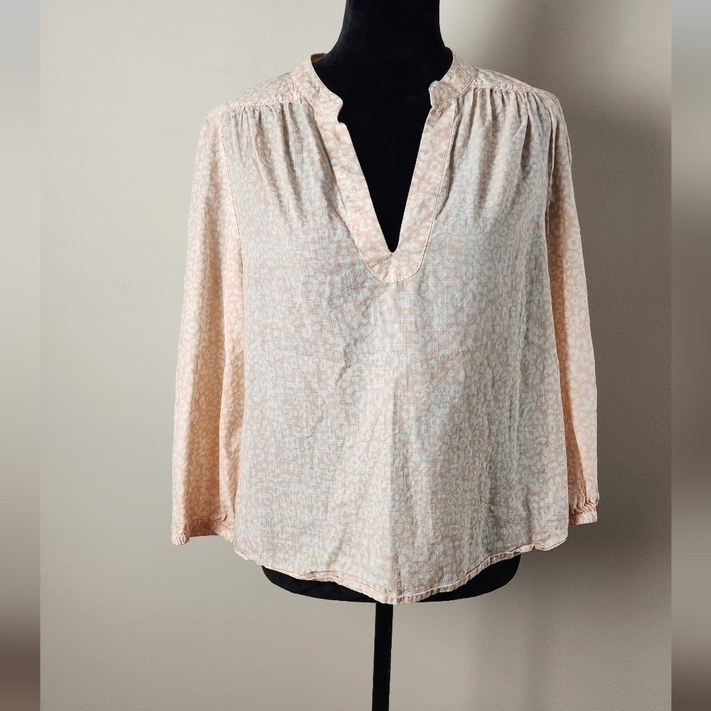 Gap Women's White and Pink Floral Blouse Size L